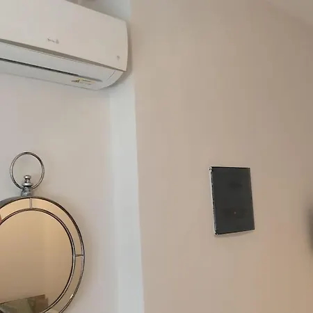 Paris House 4 Apartment *