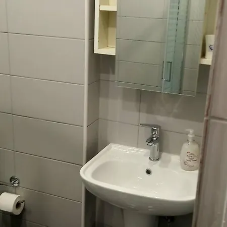 Paris House 4 * Patras