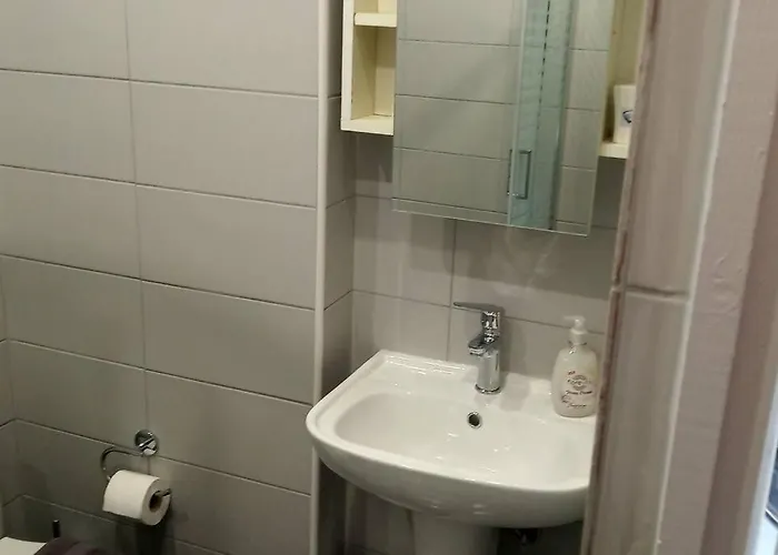 Paris House 4 * Patras